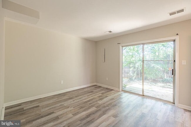 Building Photo - 1204 N Wayne St