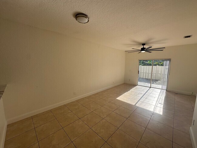 Building Photo - 3590 NW 91st Ln