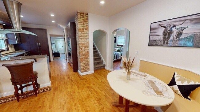 Building Photo - 1625 N Union St