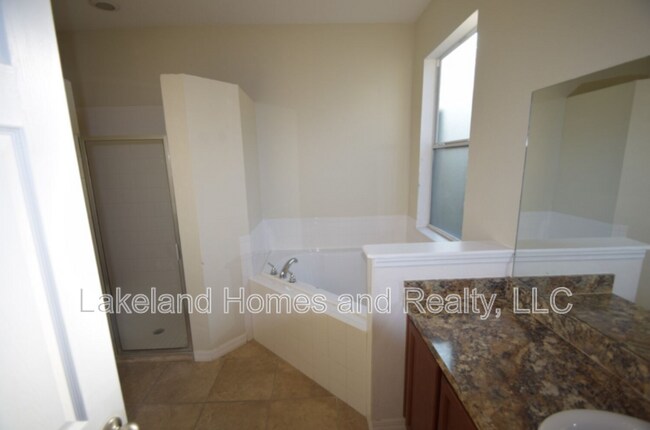 Building Photo - 823 Krenson Woods Ln