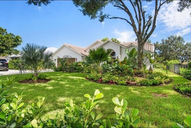 Building Photo - 8139 Las Palmas Way