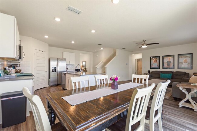 Building Photo - 421 Chayne Pl