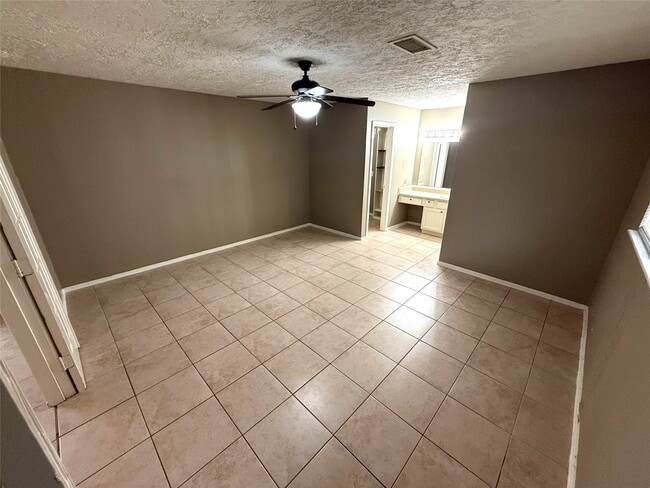 Building Photo - 2503 Ironclad Dr