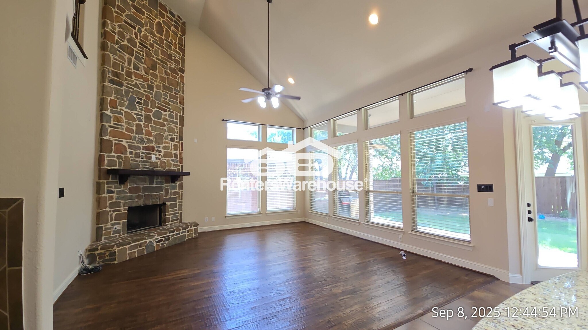 Building Photo - 5529 Bentrose Dr