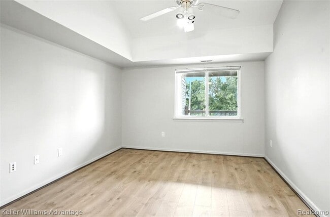 Building Photo - 863 Brandon Ave