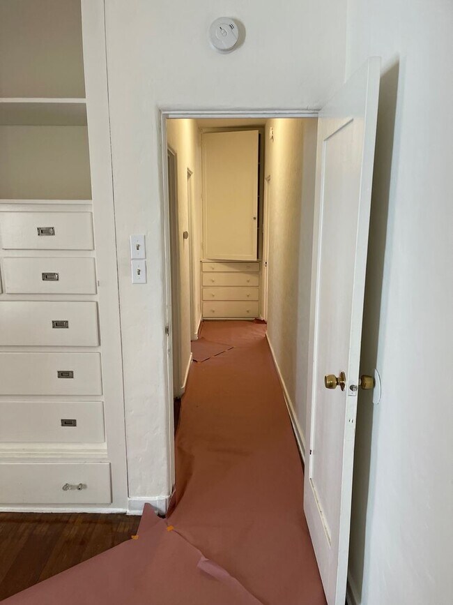 Building Photo - ONE TIME RENTAL - CHARLOTTE