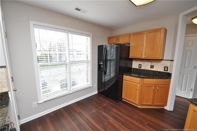 Building Photo - 402 Knightsborough Way