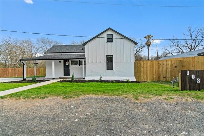 Building Photo - 102 East St