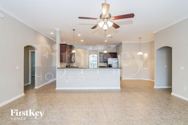Building Photo - 920 Raindrop Ln