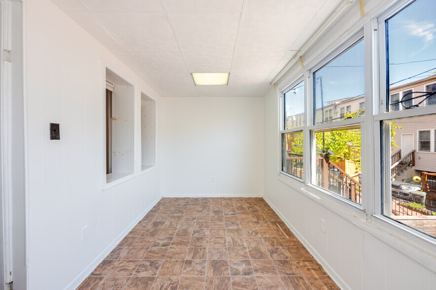 Building Photo - 1109 Abbey Pl NE