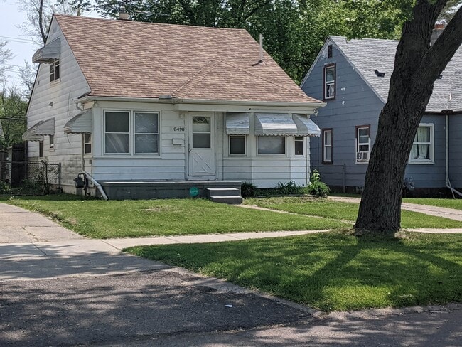 Primary Photo - 8490 Trinity St