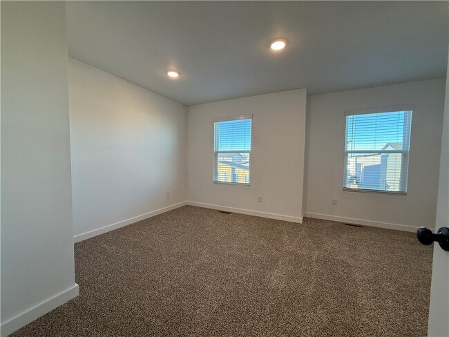 Building Photo - 1051 States Ave