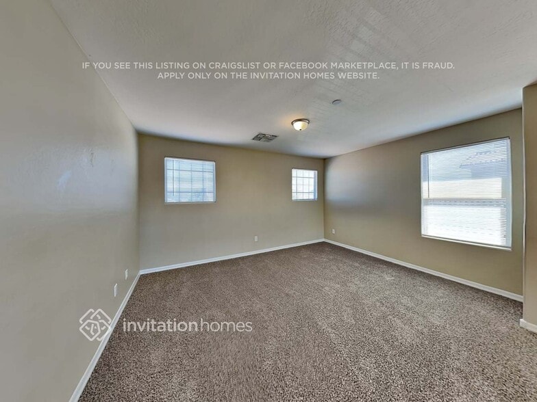 Building Photo - 12533 W Winslow Ave