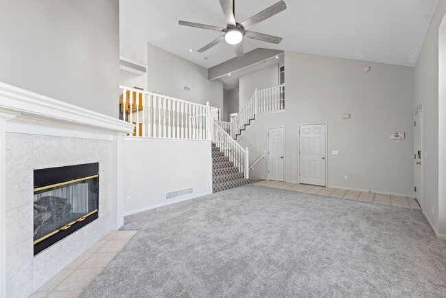 Building Photo - Four Bedroom Home Available in Overland Park