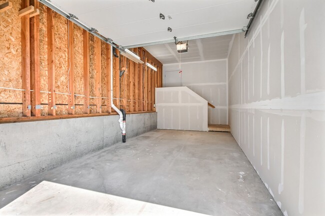 Building Photo - Beautiful 2 Bedroom 2.5 Bath Home In Everett!