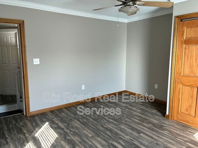 Building Photo - 915 Bellaire Ave