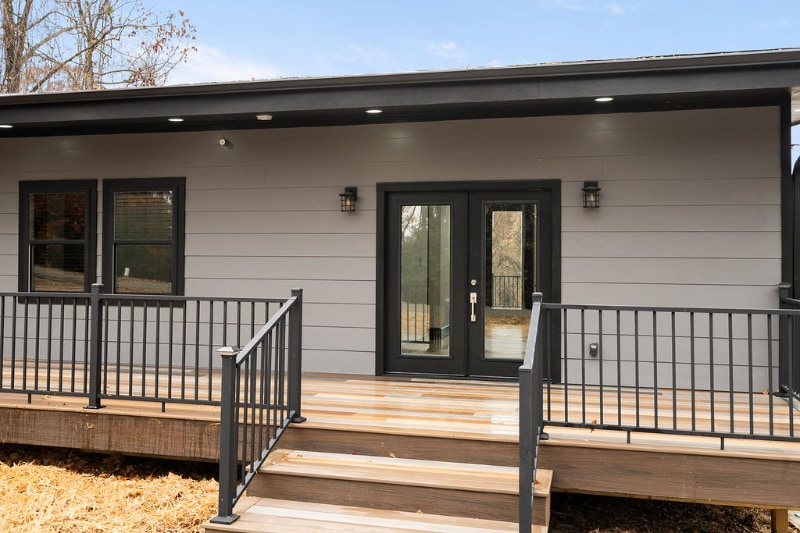 Building Photo - 92 Riverside Dr