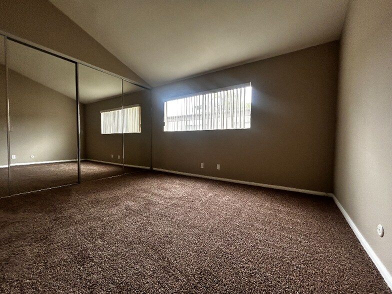 Building Photo - 344 S Arroyo Dr