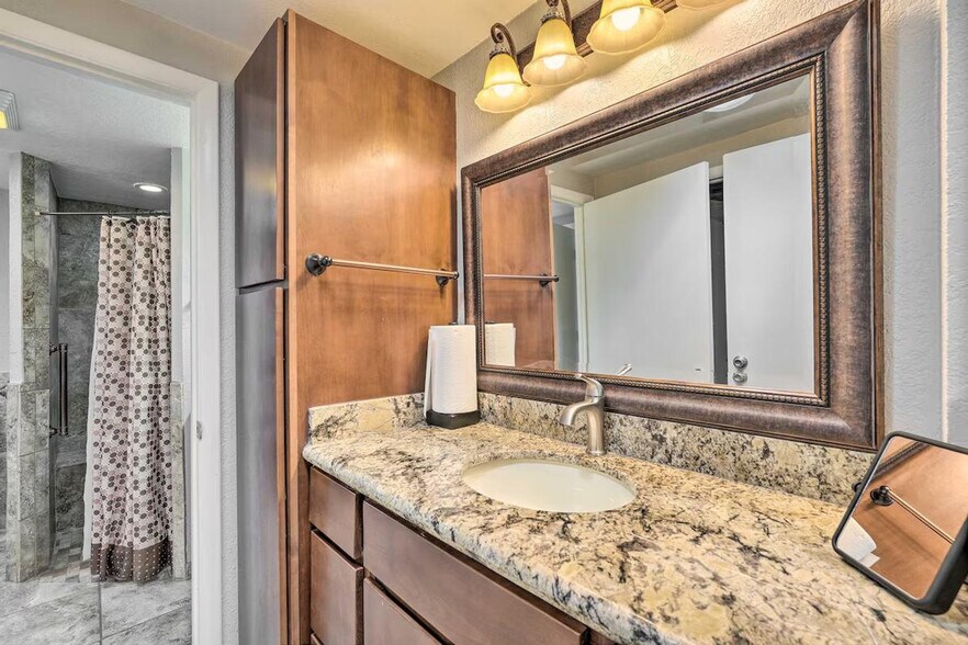 Building Photo - 8407 E Angus Dr