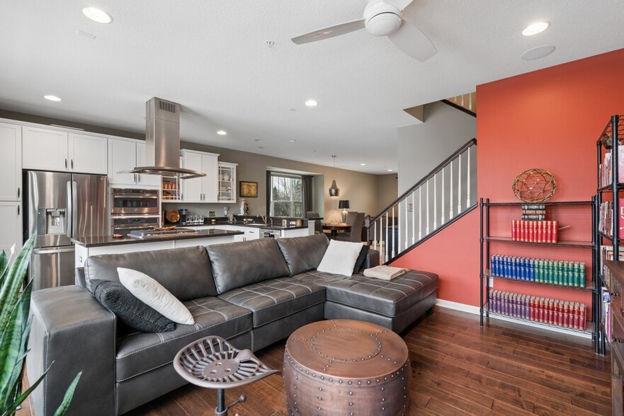 Building Photo - 8957 SW Village Loop