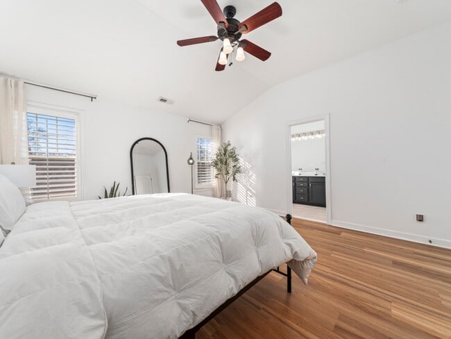 Building Photo - 2947 Imperial Oaks Dr