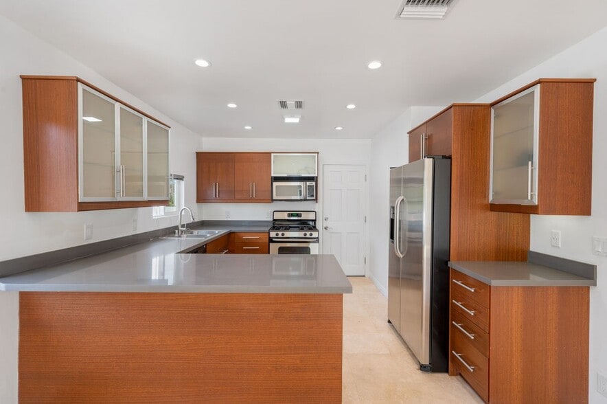 Building Photo - 1117 Cochran Ave