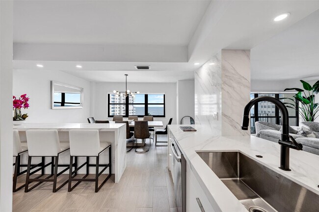 Building Photo - 5100 N Ocean Blvd