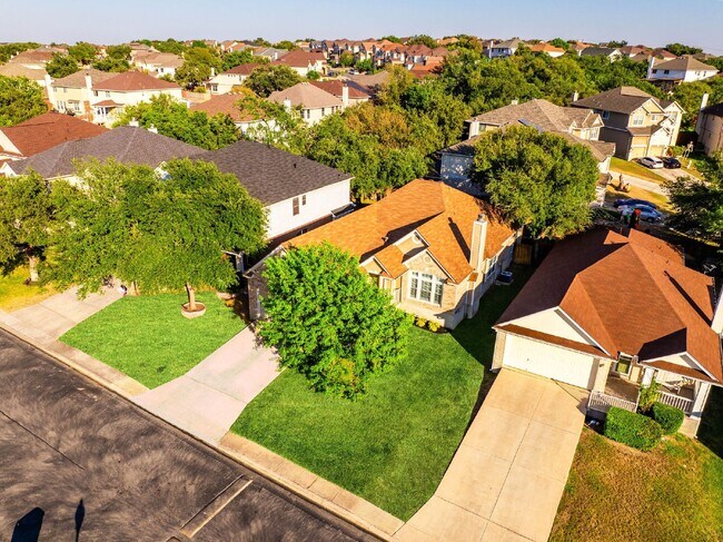 Building Photo - Gated Community - Resort Amenities