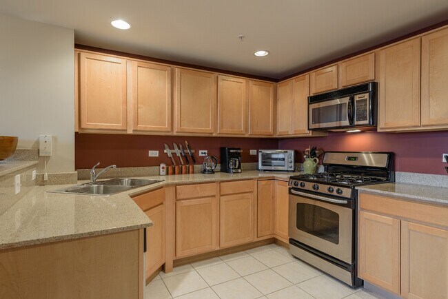 Building Photo - 6420 Double Eagle Dr