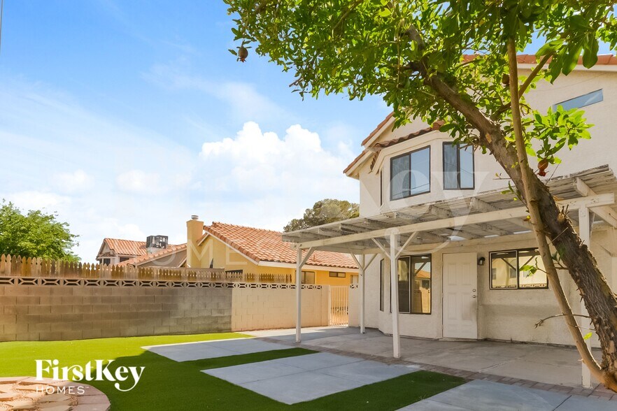 Building Photo - 7034 Rusty Nail Way