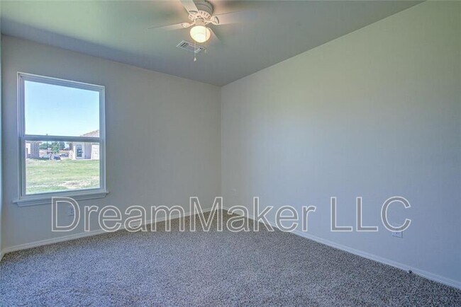 Building Photo - 2328 27th Ct