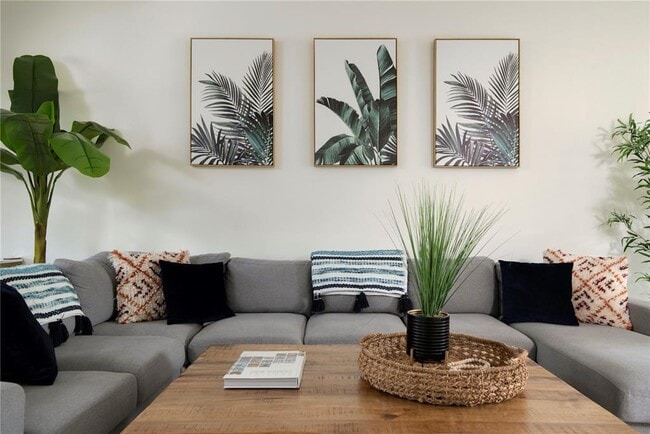 Building Photo - 4919 N Nebraska Ave