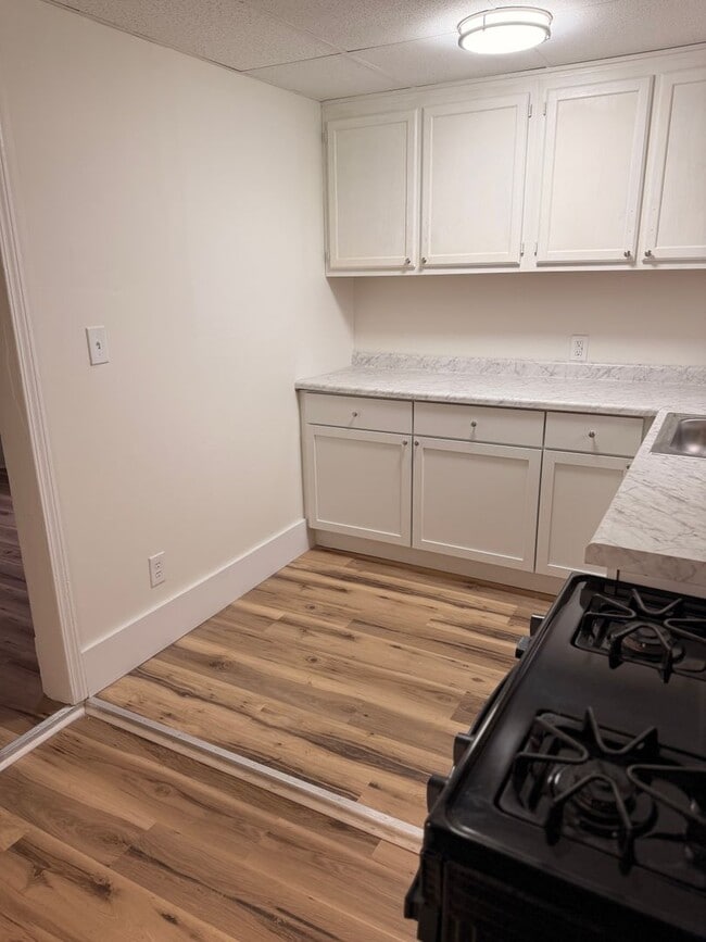 Building Photo - 1813 W Gaulbert Ave