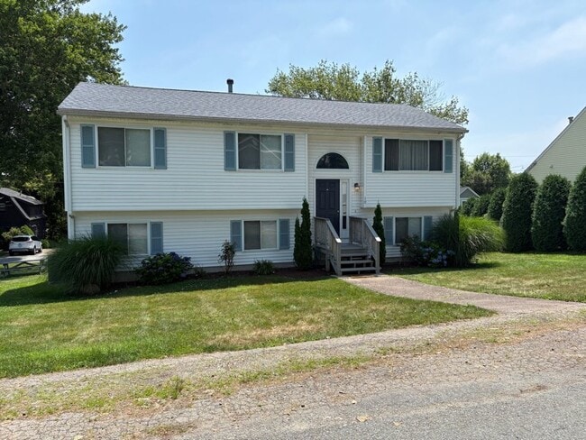 Building Photo - 10 Allagash Trail