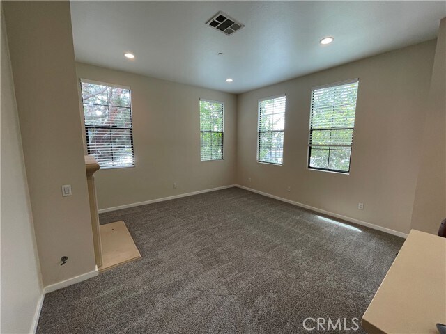 Building Photo - 501 W Maple Ave