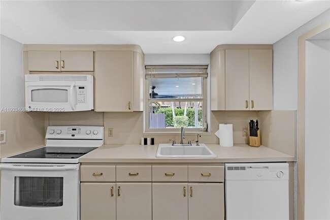 Building Photo - 437 NE 107th St