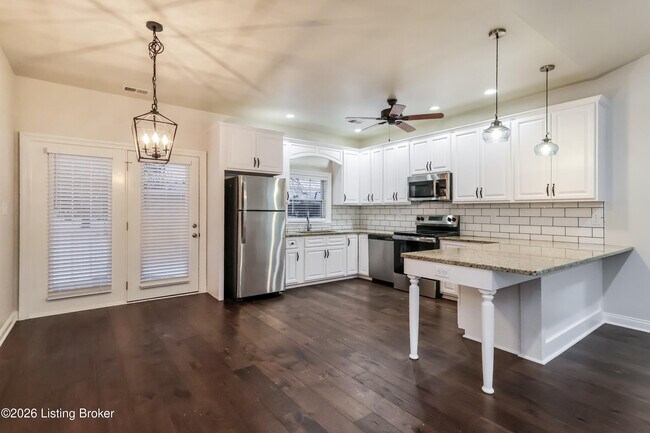 Building Photo - 569 Deep Creek Dr