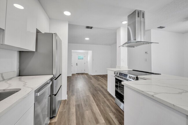 Building Photo - 713 Langston Ct