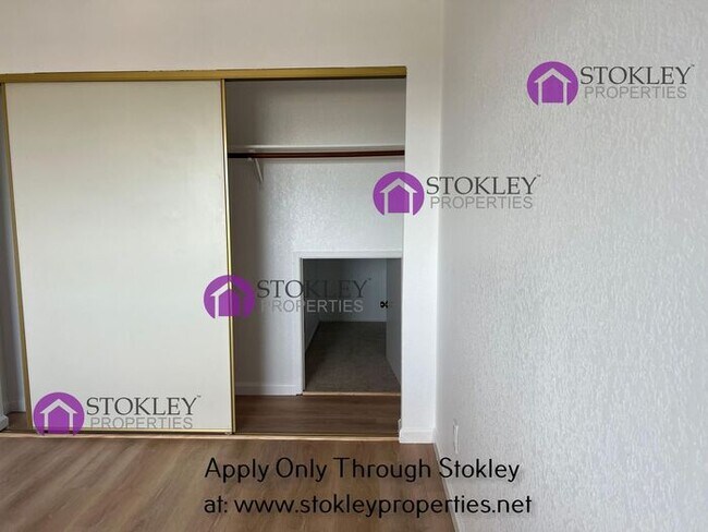 Building Photo - 523 Bustos Pl