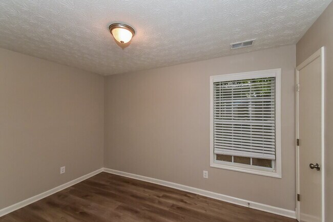 Building Photo - 2429 Chauncey Ln