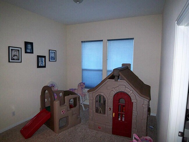 Building Photo - 23610 Whispering Wind