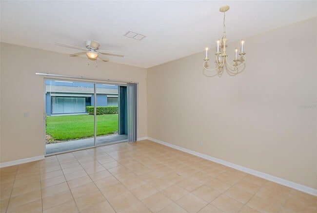 Building Photo - 3580 Wilshire Way Rd