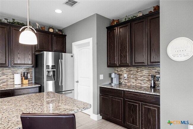Building Photo - 618 Wagon Wheel Dr