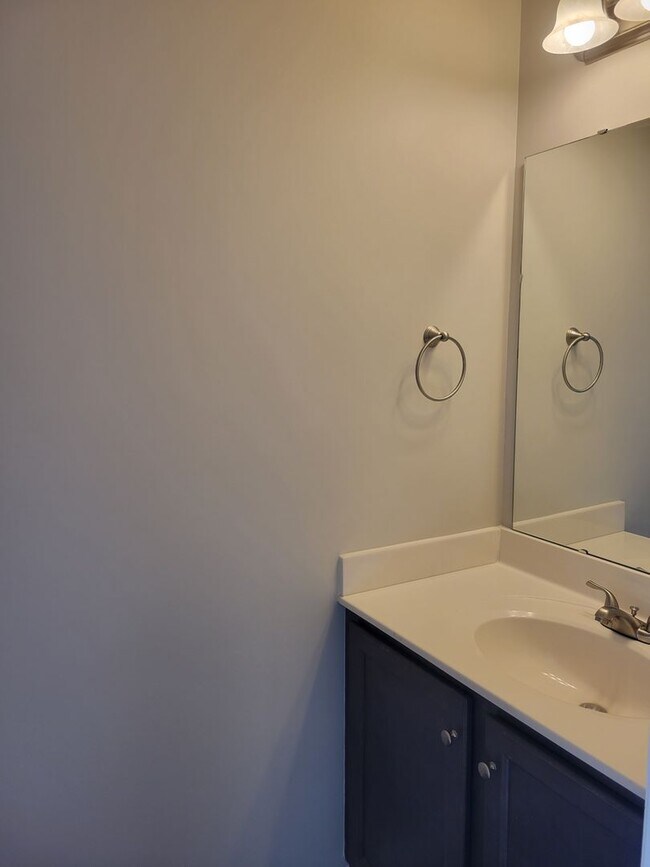 Building Photo - 247 Boyington Pl Rd