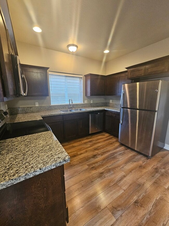 Building Photo - 1803012