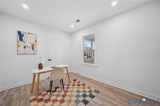 Building Photo - 1127 W Washington St