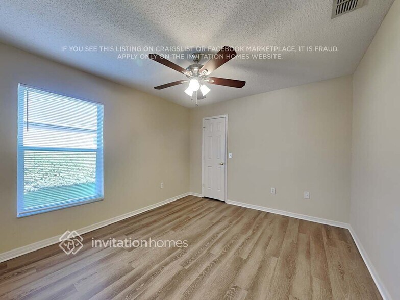 Building Photo - 2655 Green Valley Dr