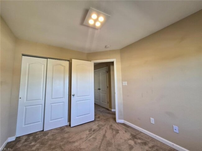 Building Photo - 279 Tigerlilly Dr