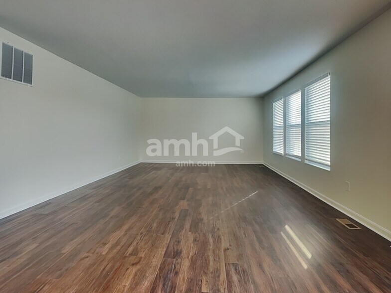 Building Photo - 1253 Summerlake Drive