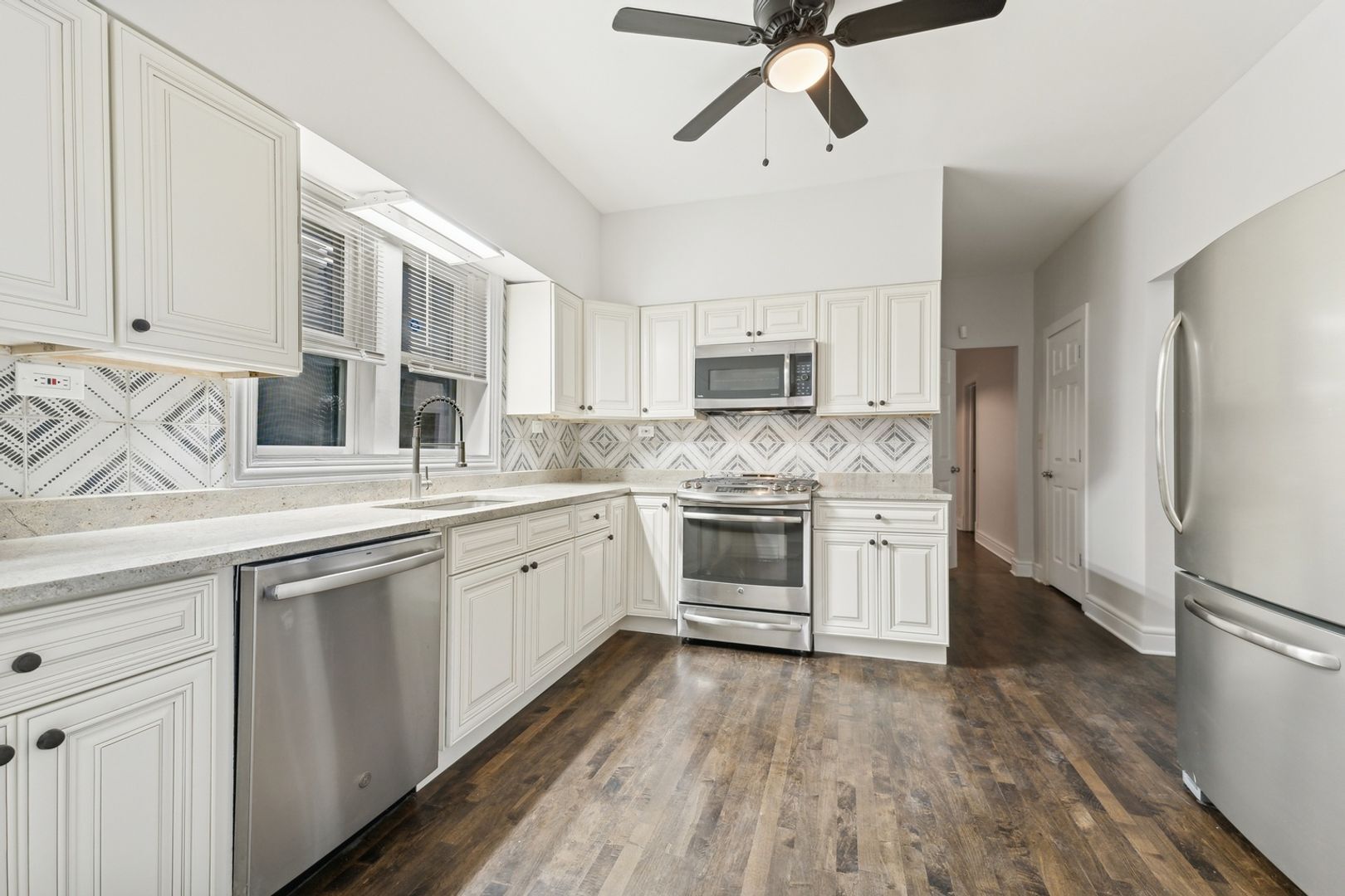 Building Photo - 8423 S Colfax Ave